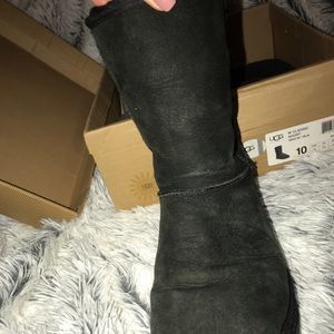Black Classic Short Uggs